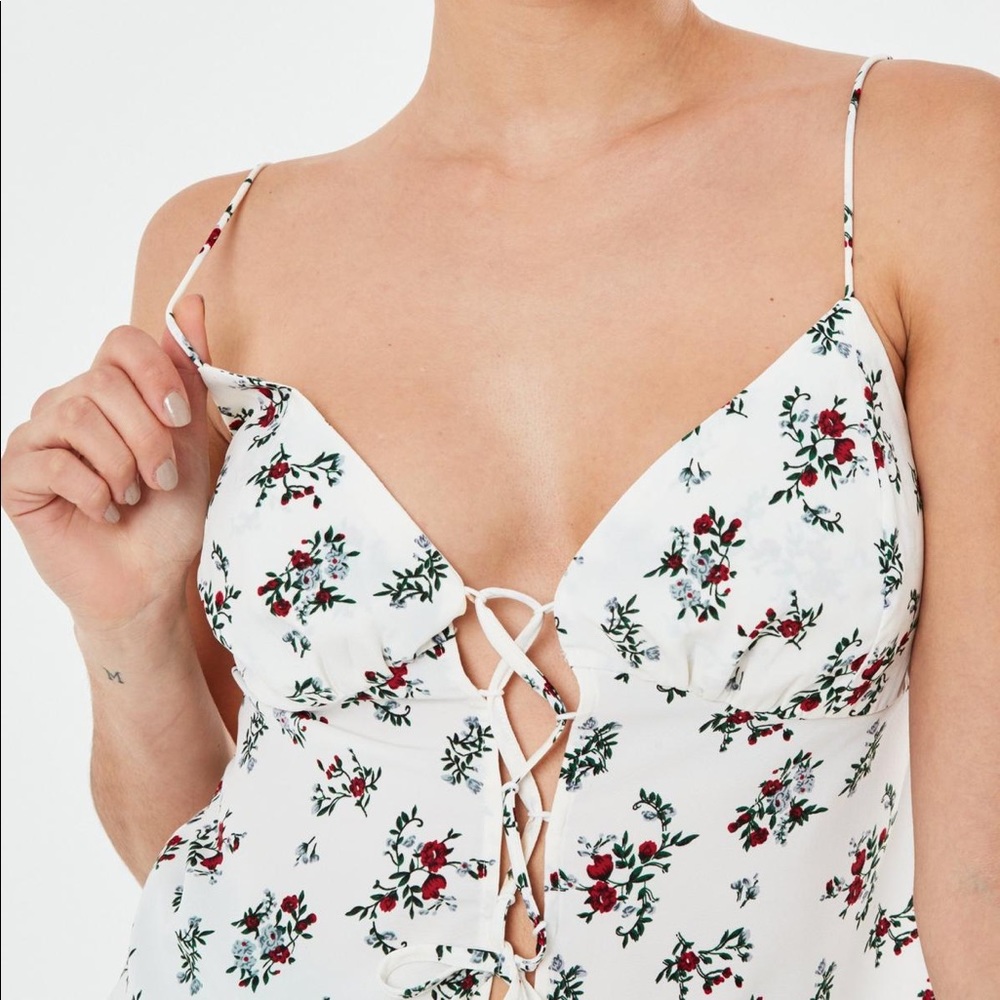 Miss Guided White Floral Lace Up Peplum Crop Top